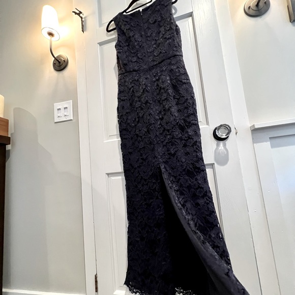 Adrianna Papell navy with lace sleeveless formal evening gown. Women size 8 - Picture 5 of 6